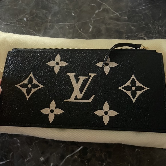 Louis Vuitton zipper pouch - Picture 3 of 5